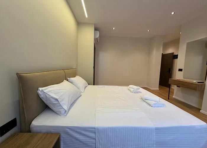 Andi Downtown Deluxe Rooms