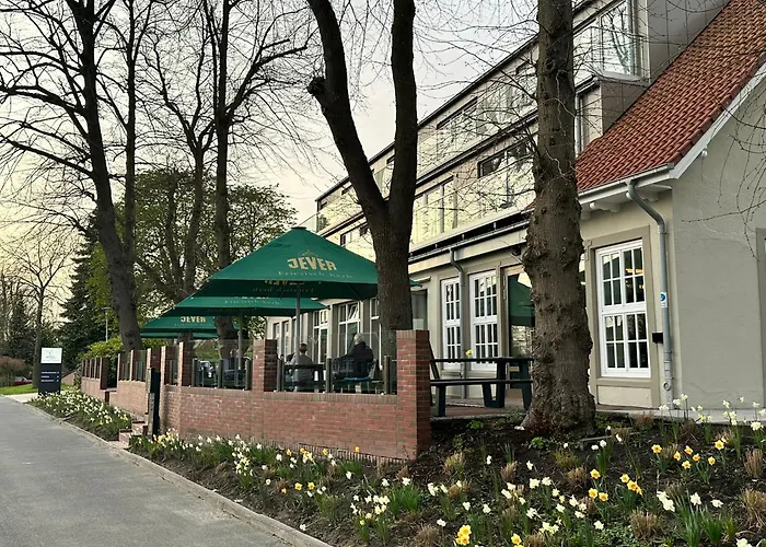 Hotel Schoene Aussicht, Stilvoll Modern, Direkt Am Ruestersieler Hafen