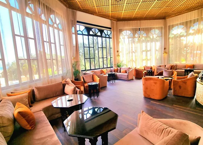 El Minzah Hotel