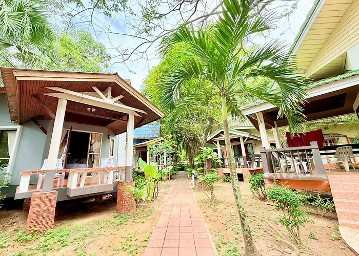 Lanta Palm Beach Resort , Beach Bungalow - Koh Lanta
