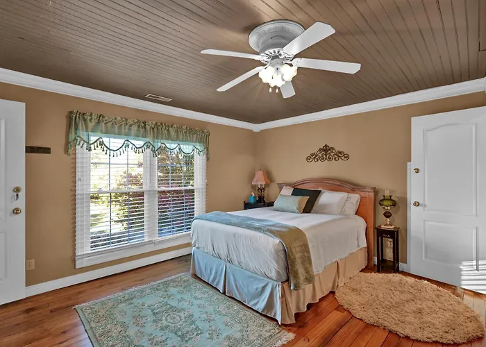 Hill House Bed And Breakfast