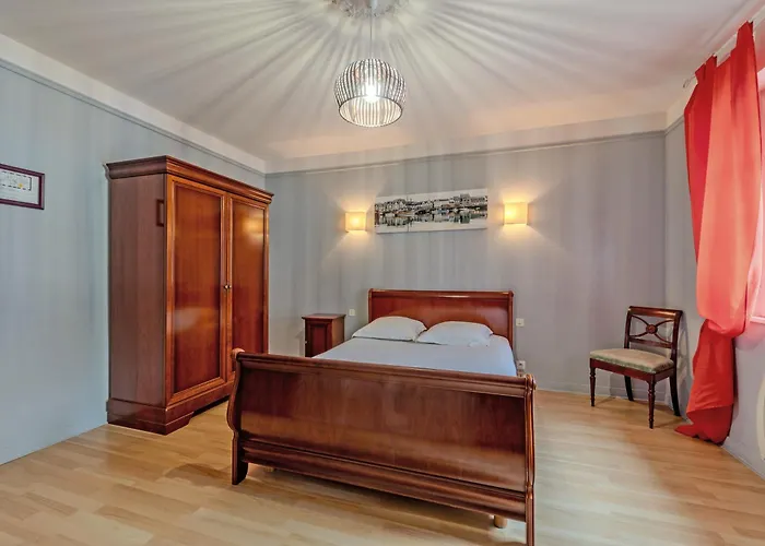Logis Hotel De La Corniche