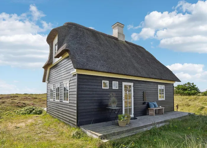 2 Bedroom Stunning Home In Blavand