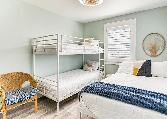 Modern Coastal Farmhouse: Walk To Surfside Beach!