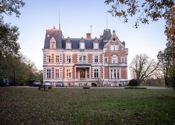 Chateau De L'Aubriere - Teritoria