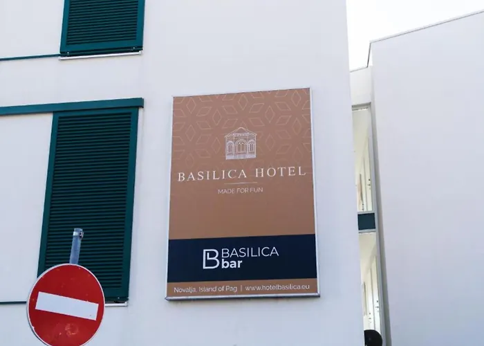 B Hotel