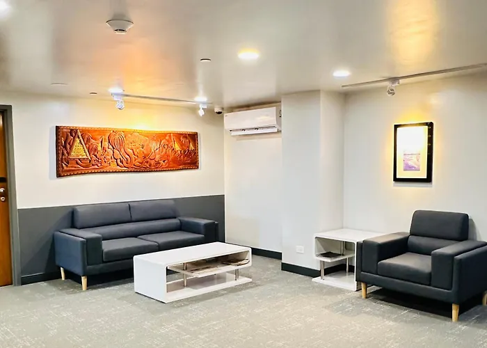 West Plaza Hotel At Lebuu Street