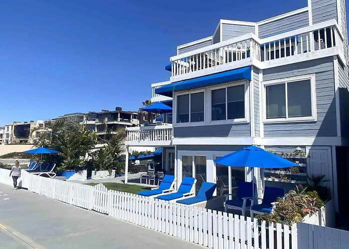 90210 Beach House Middle Unit