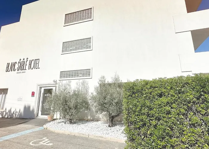 Blanc Sable Hotel