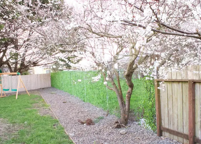 Redwood Cul De Sac Beach Retreat Jumping Mat Firepit Gazebo Grill Air Conditioning Bikes 4 Tvs