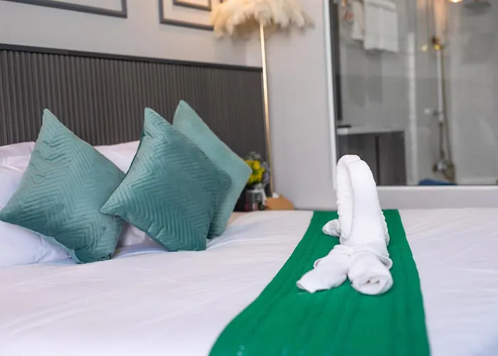 Best Time Pool Suites, Phuket