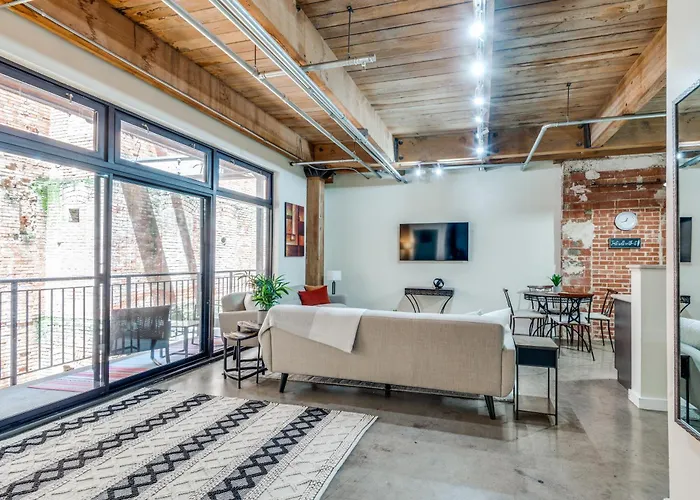 Downtown Dallas Condo - 2Br 1Ba