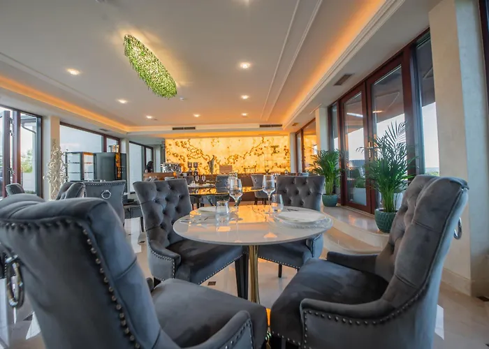 Amber Vip Hotel