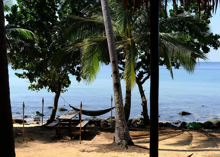Lily'S Beach Bungalows