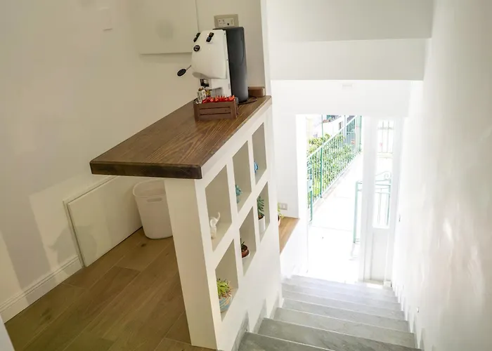 Alya Rooms