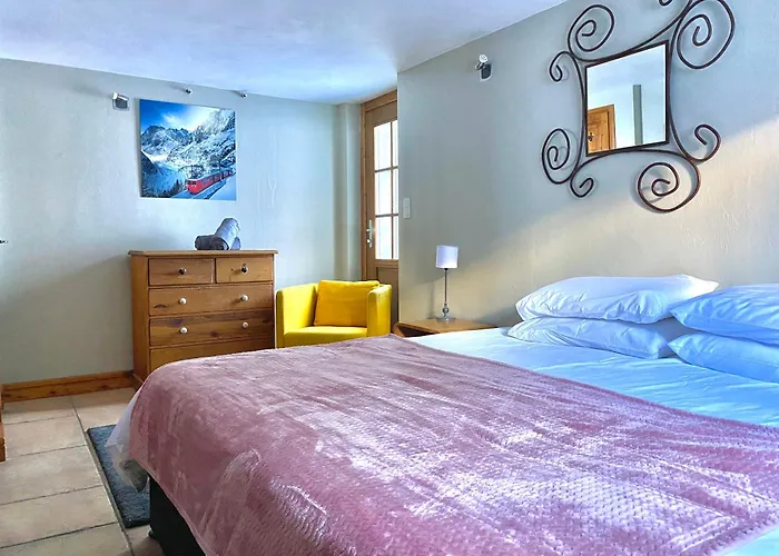 The Castle, 10 Bedroom Chalet, Chamonix Centre
