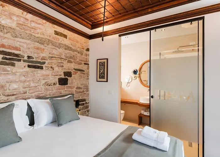 Dam Stone Boutique Hotel