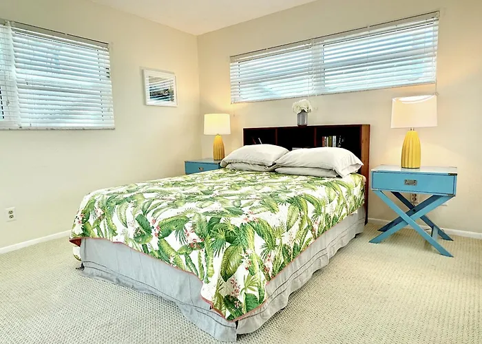 The Manasota Beach House Private Pool & Jacuzzi Close To The Beaches Pet Friendly