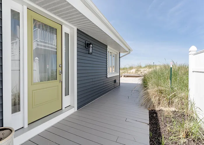 Experience Lakeside Luxury At