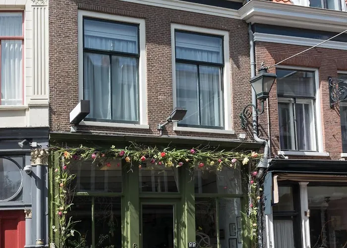 Six Boutique Hotel
