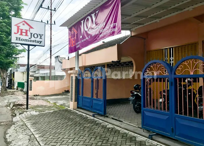 Joy Homestay Near Umj Jember Mitra Reddoorz