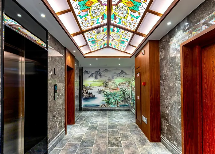 Nostalgia S Hotel Kunming D Ong Feng Square