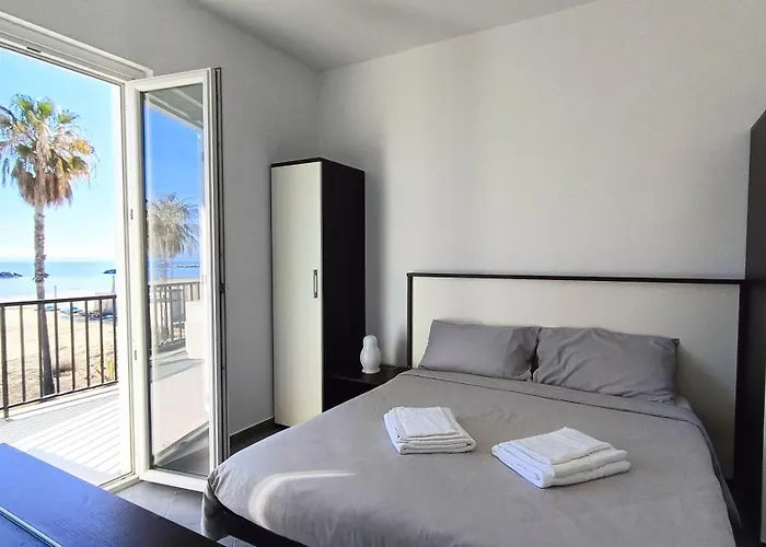 Lido Rooms & Apartments