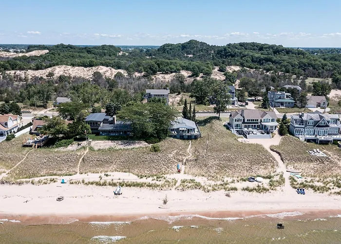 Beachfront Cottage On North Shore Grand Haven