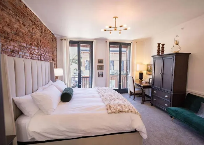 Speakeasy King Suite