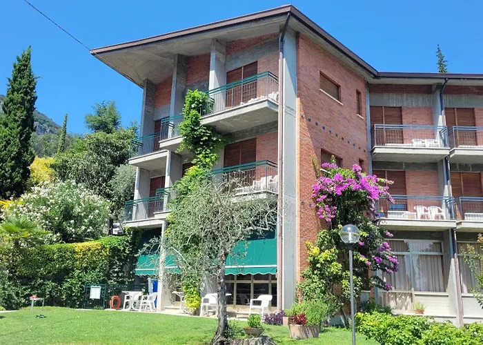 Hotel Gabbiano By Double Hospitality Garda 