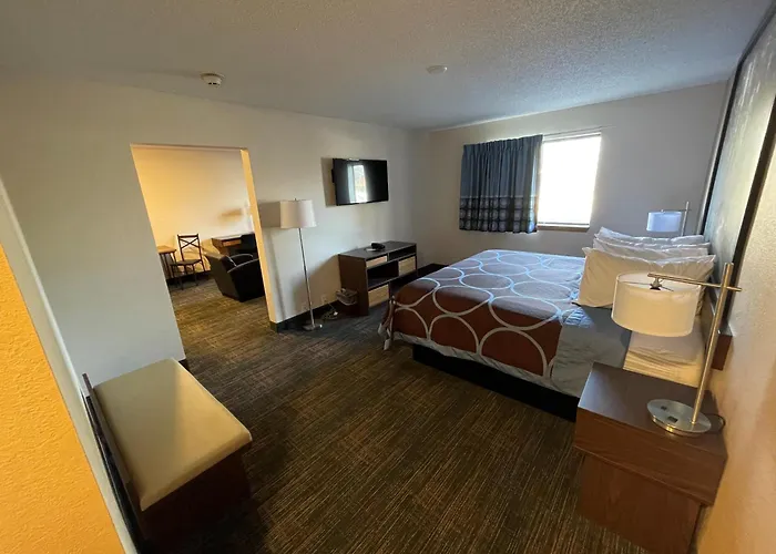 Super 8 By Wyndham Bemidji Mn