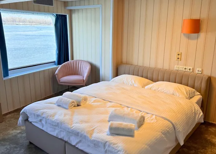 Boat Hotel Sofia