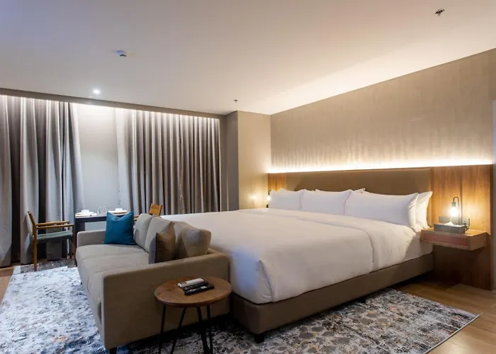 Brittany Hotel Villar City
