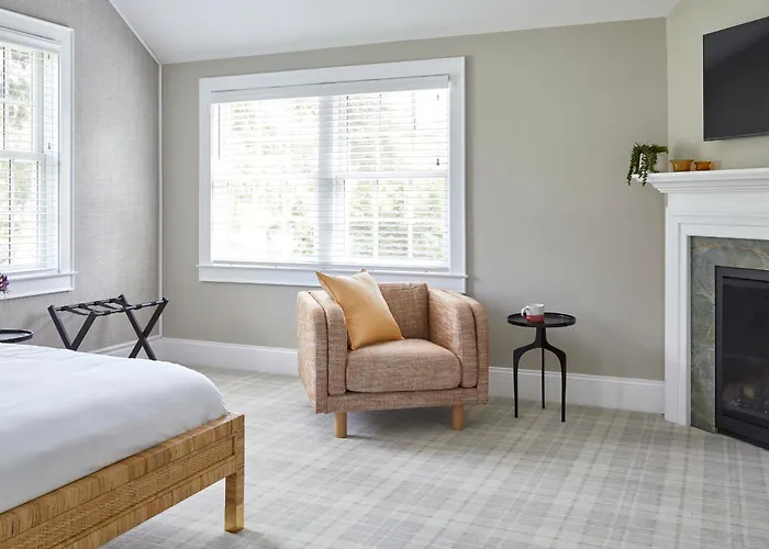 The Kent Collection - The Firefly Inn