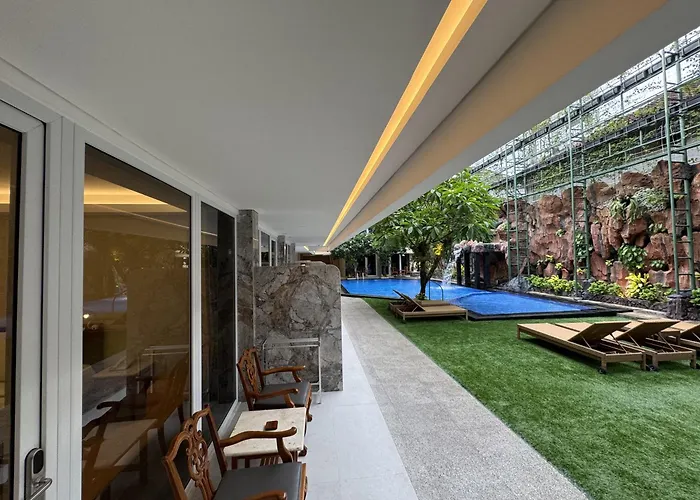 Green Garden Hotel