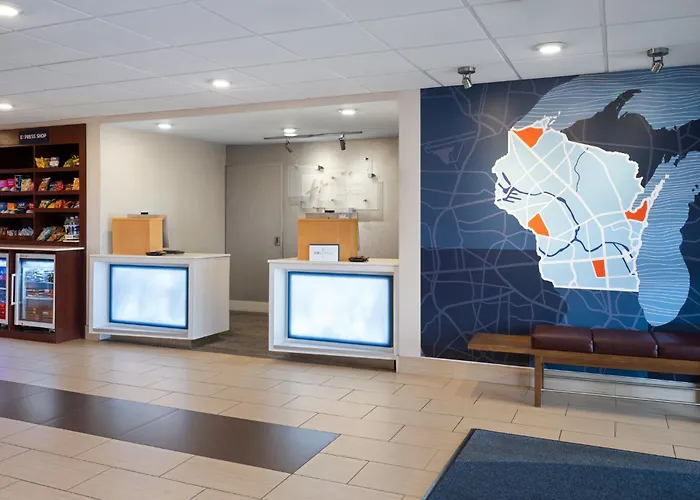 Holiday Inn Express Sheboygan-Kohler / I-43 By Ihg