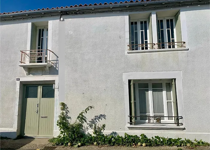 Maison Face Au Soleil