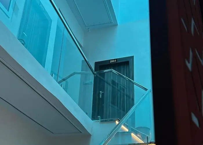 India Hotel And Restaurant