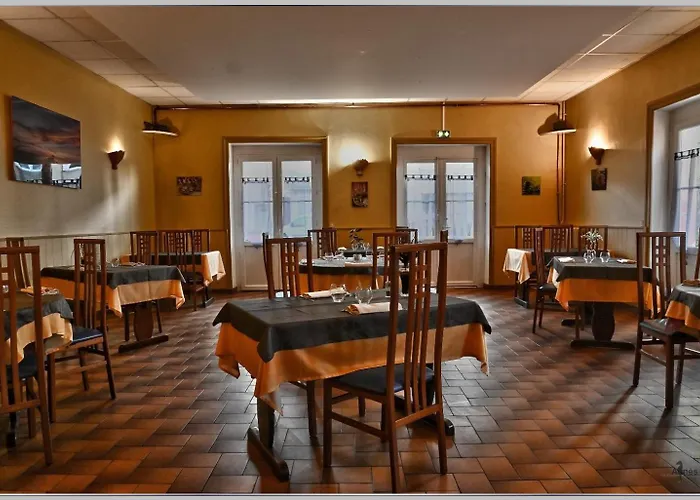Logis Hotel Des Voyageurs Restaurant La Bonne Tabl'Hay
