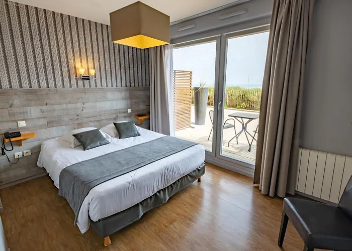 Logis- Hotel De La Baie De Wissant & Appartements