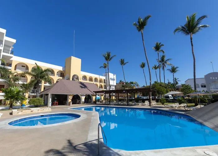 Costa Alegre Hotel & Suites