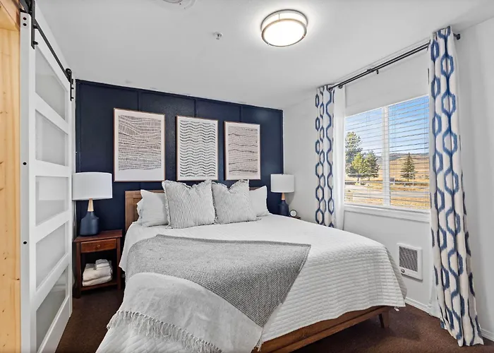 Library Inn - Boutique Rooms - Free Breakfast - Hot Tub