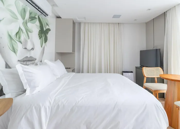 Up Hotel Boutique