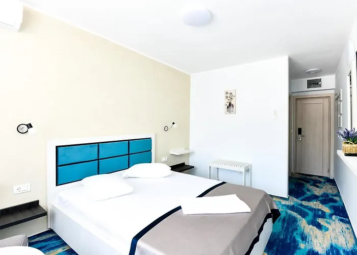 Hotel Holiday Blue