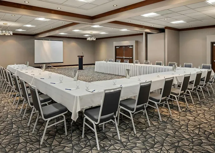 Delta Hotels By Marriott Milwaukee Northwest