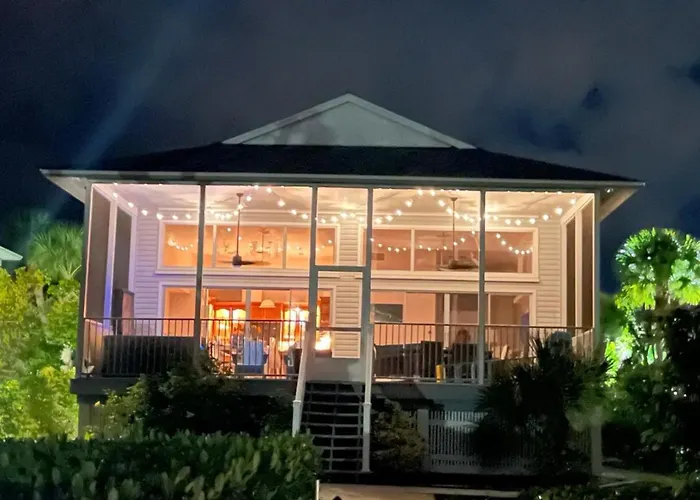 Private Bayfront Beach House With Dock, Steps To Beach And Restaurants