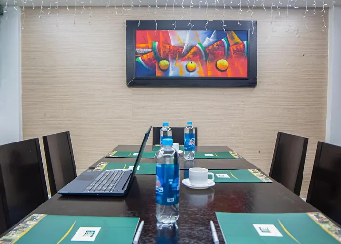 Hotel Mc Suites - Confort Cerca Del Aeropuerto