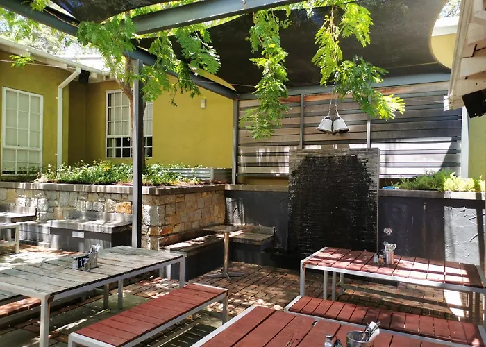 Mahogany Inn And Distillery