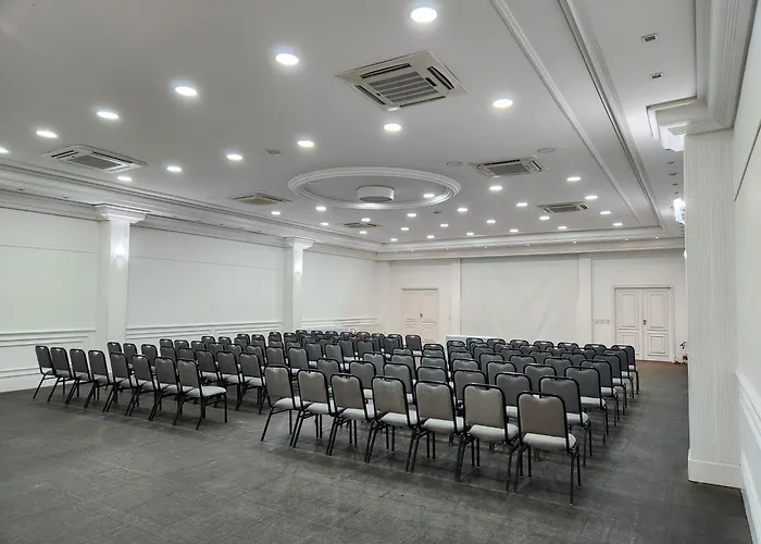 Lizon Curitiba Hotel