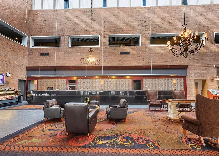 Crowne Plaza Minneapolis West By Ihg